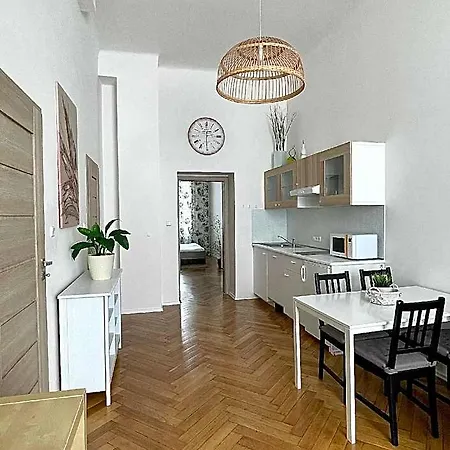 Gallys 4* Prague